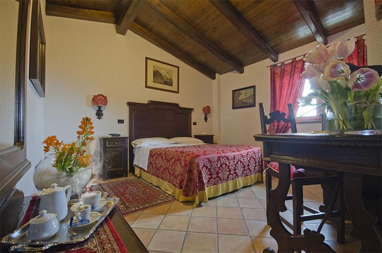Hotel Ristorante Le Gole Di Ricci Aielli Экстерьер фото